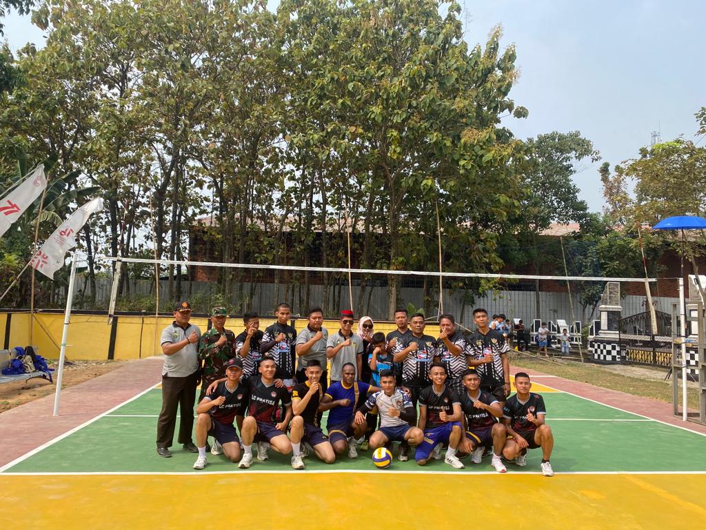 Praja IPDN Desa Cianting Turut Meramaikan Kejuaraan Voli Camat Cup di Kecamatan Sukatani